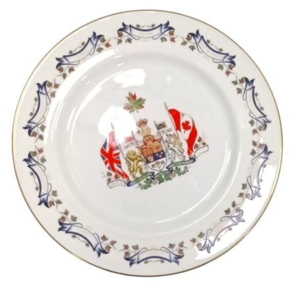 Vintage Aynsley Bone China Plate Centennial of Canadian Confederation 1867-1967 - Picture 1 of 10